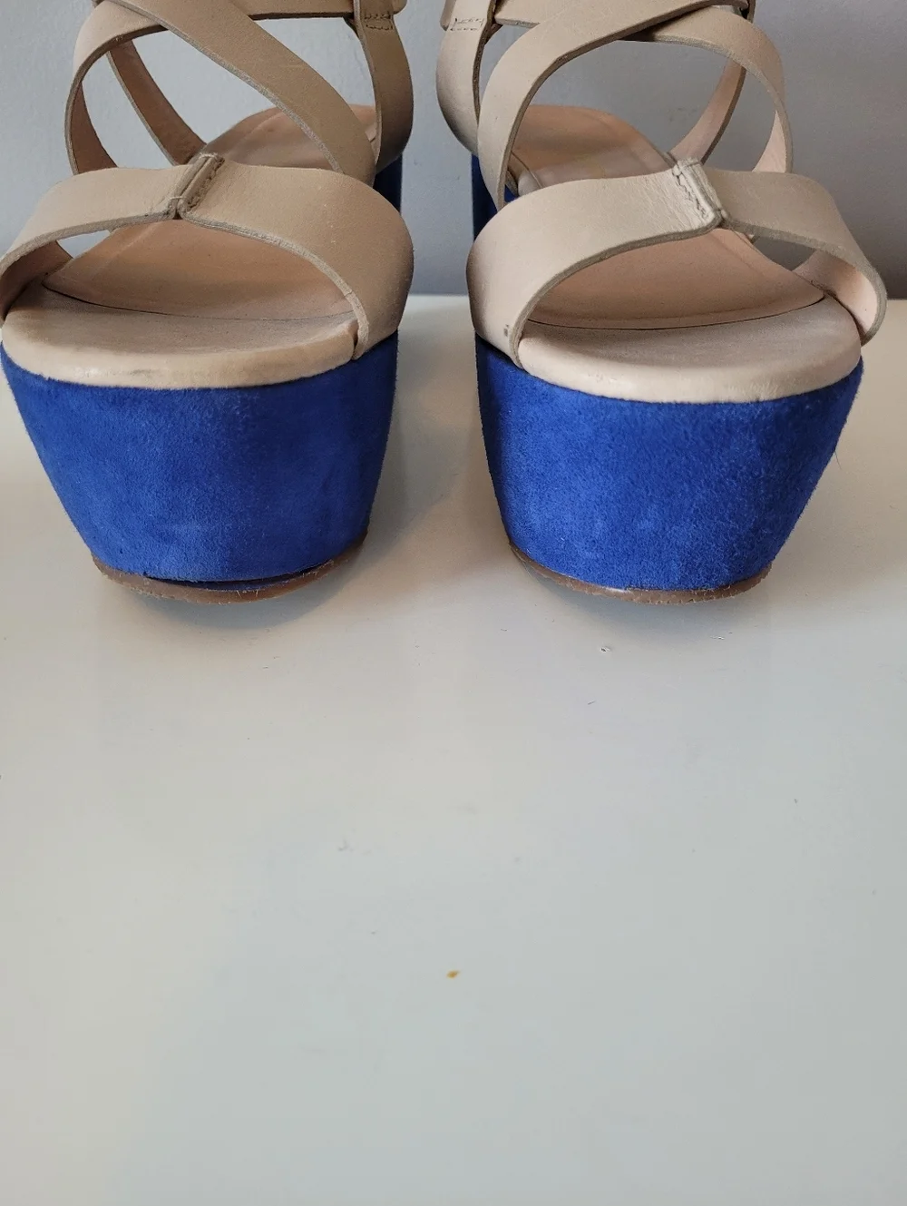Pour La Victoire Noelle Flatforms, GUC, Size 9.5